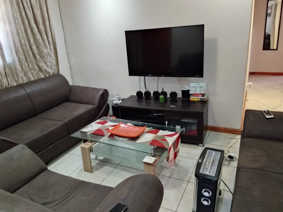 3 Bedroom Property for Sale in Harare Western Cape
